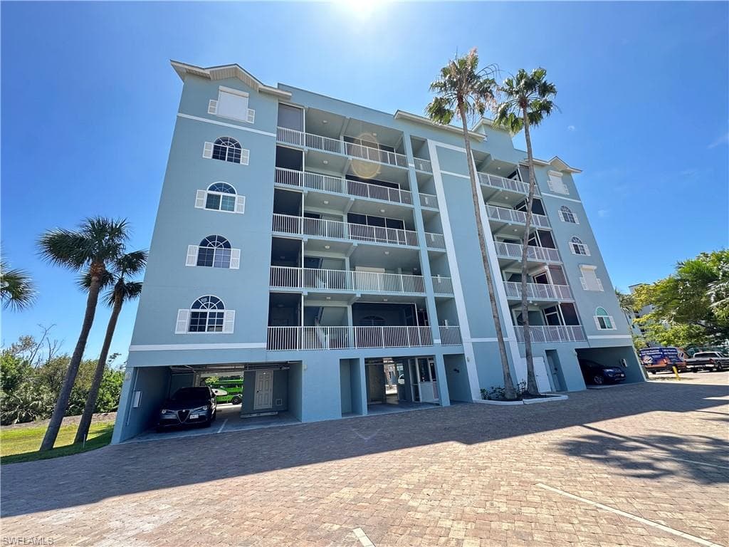 22748 Island Pines WAY 302-3