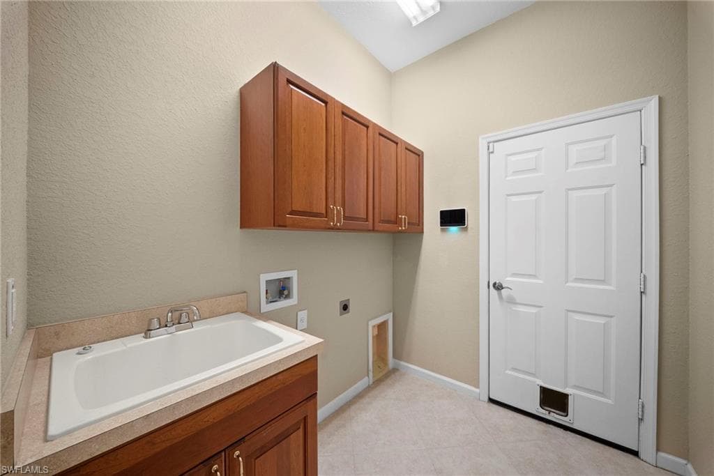 7914 Founders CIR-7