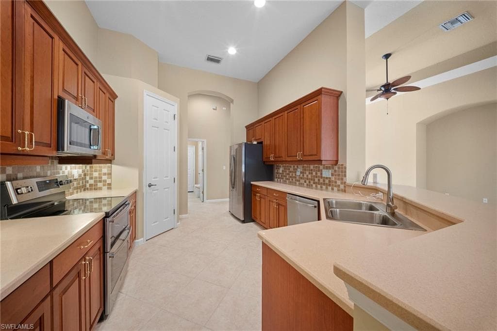 7914 Founders CIR-4