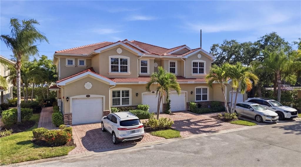 8515 Oakshade CIR 201-2