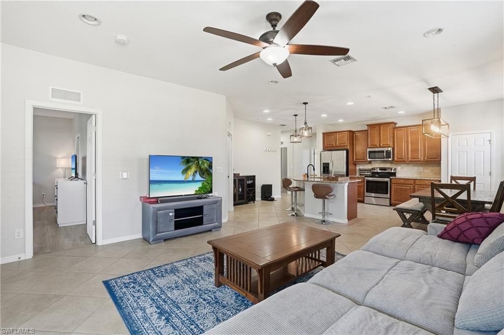8515 Oakshade CIR 201-6