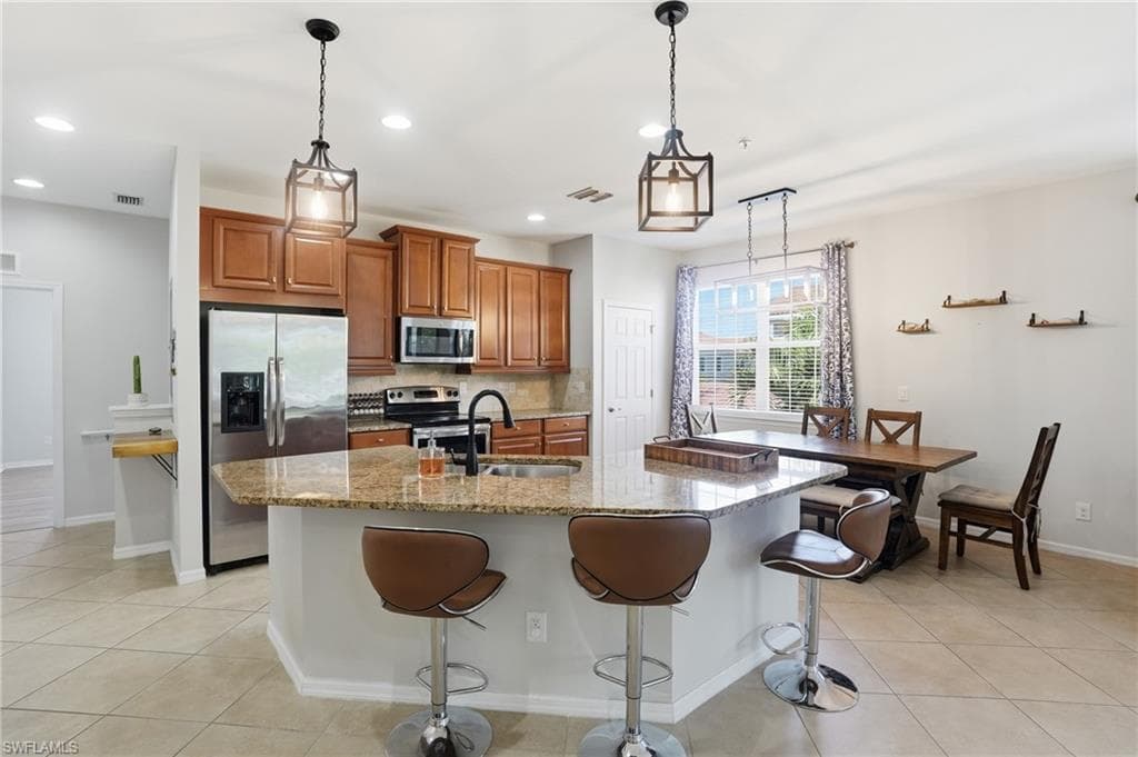 8515 Oakshade CIR 201-15