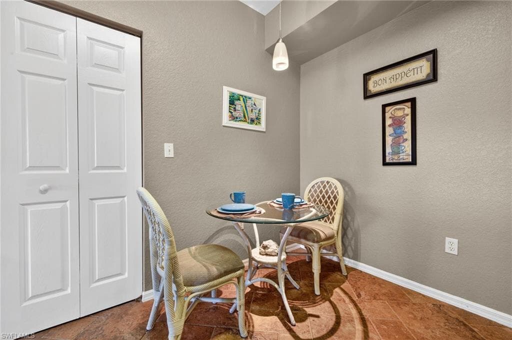 6361 Aragon WAY 202-8