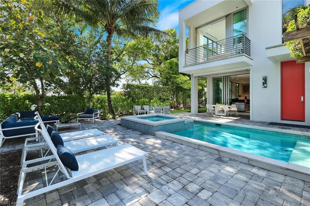 335 Banyan BLVD 4-42