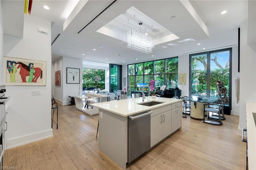 335 Banyan BLVD 4-16