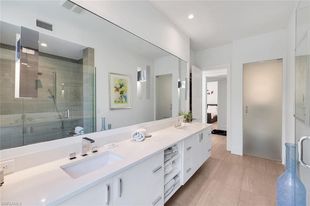335 Banyan BLVD 4-32