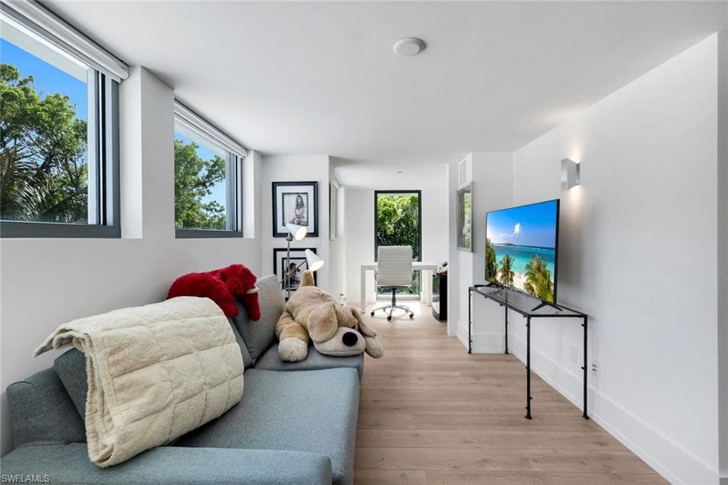 335 Banyan BLVD 4-38