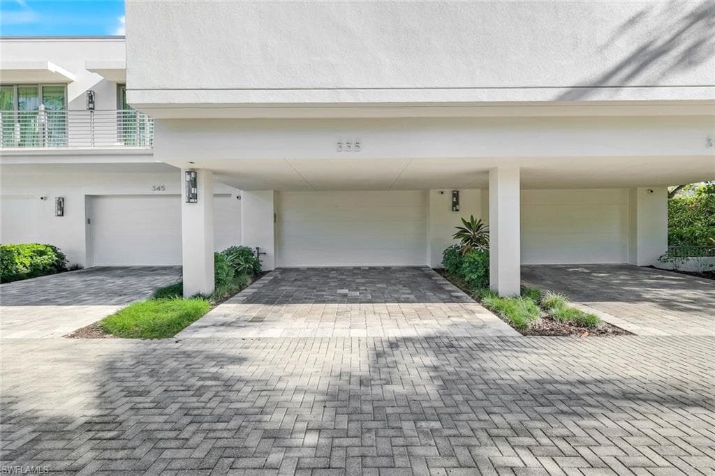 335 Banyan BLVD 4-45