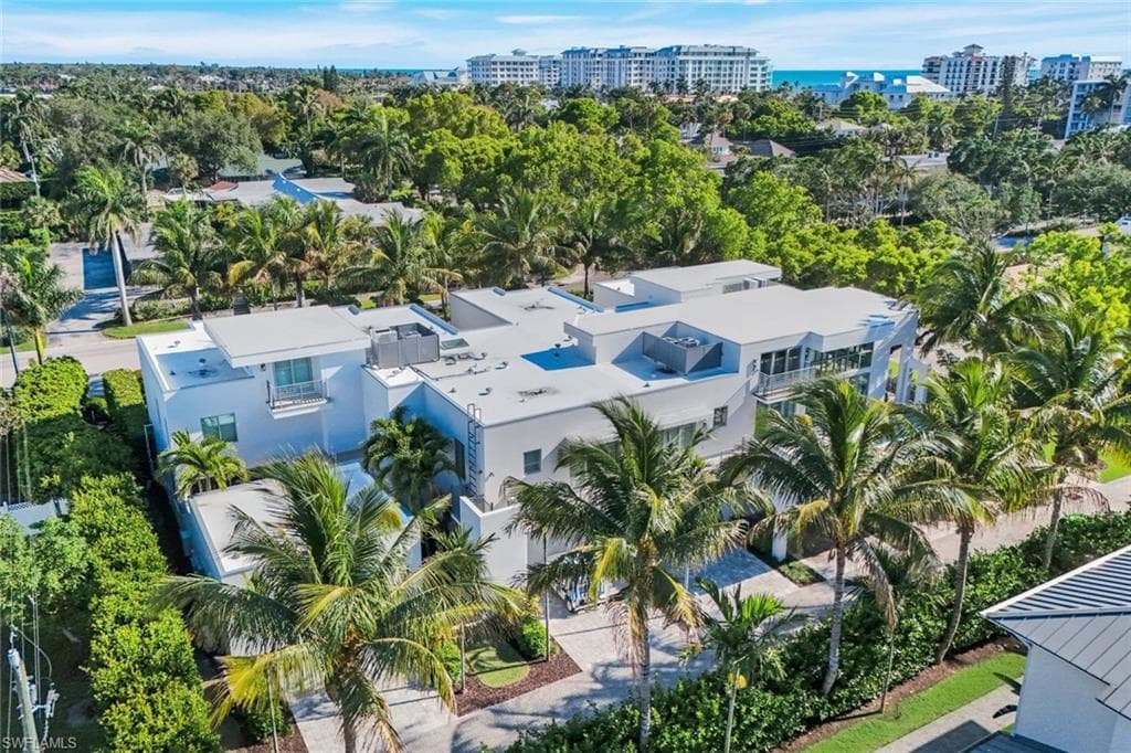 335 Banyan BLVD 4-48