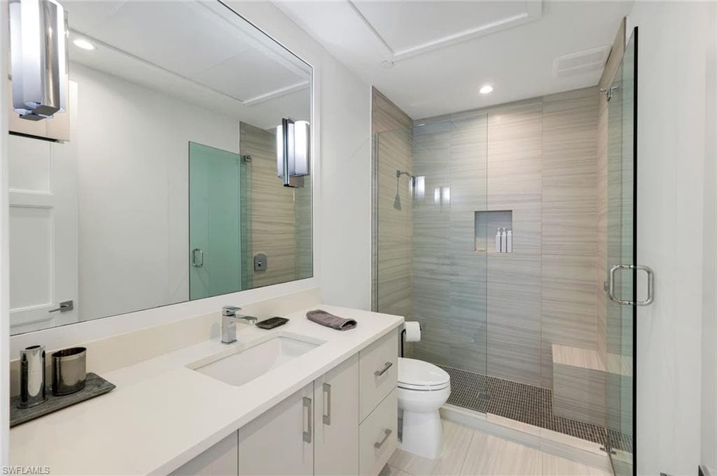 335 Banyan BLVD 4-35