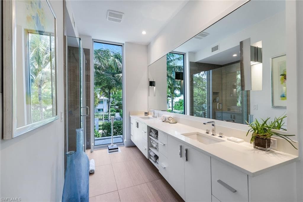 335 Banyan BLVD 4-31