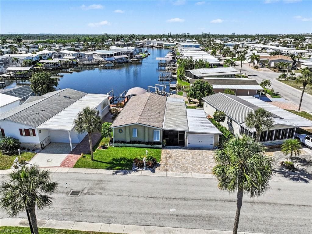 11111 Bayside LN-27