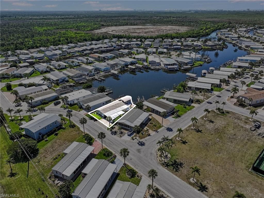 11111 Bayside LN-33