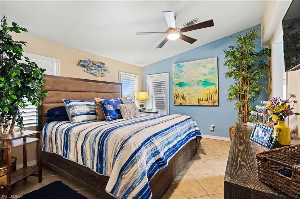 11111 Bayside LN-19