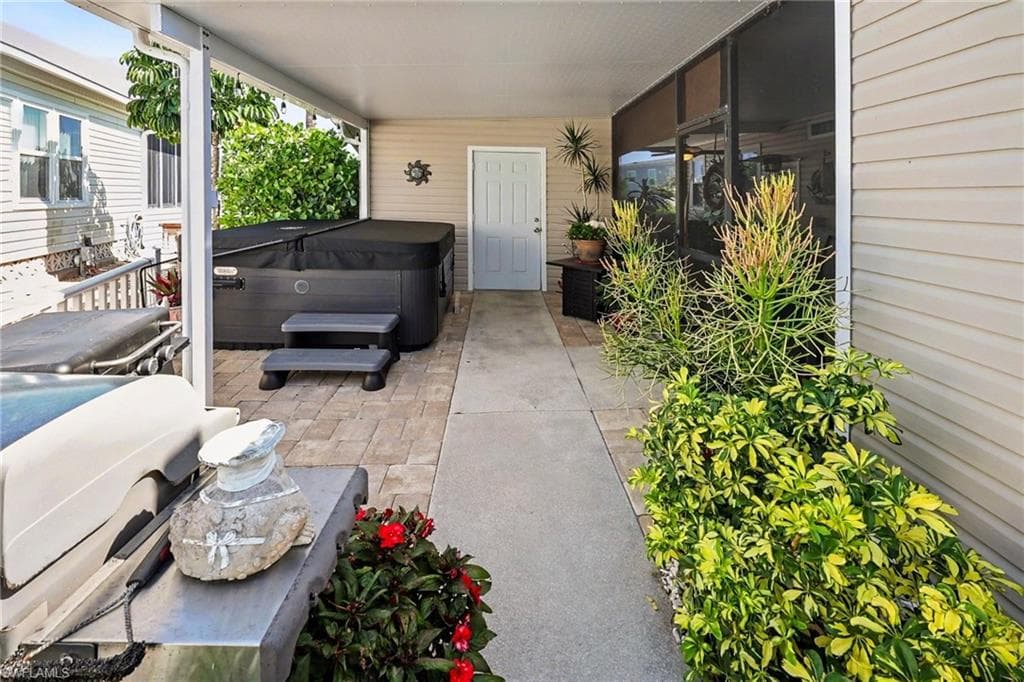 11111 Bayside LN-21