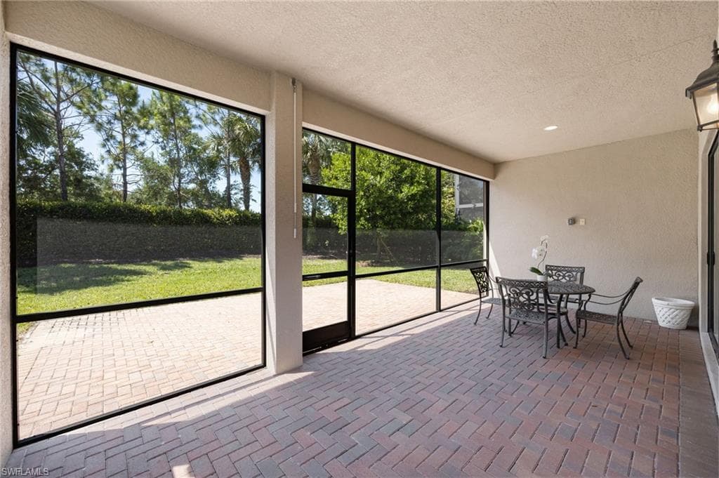 13736 Luna DR-23