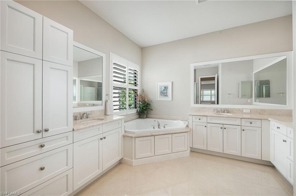 13736 Luna DR-14