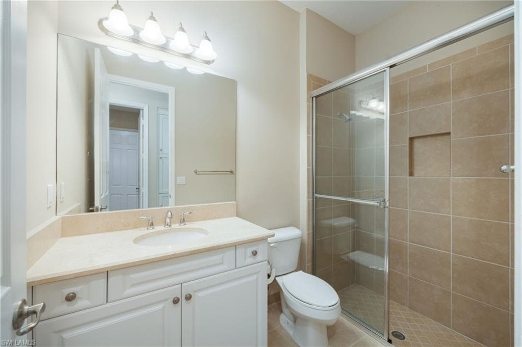 13736 Luna DR-19
