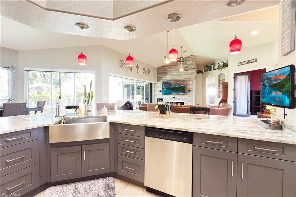 8723 S Lake CIR-9