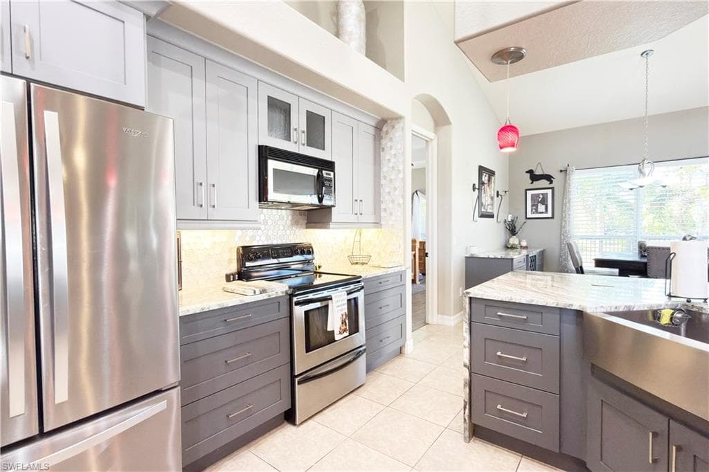 8723 S Lake CIR-8