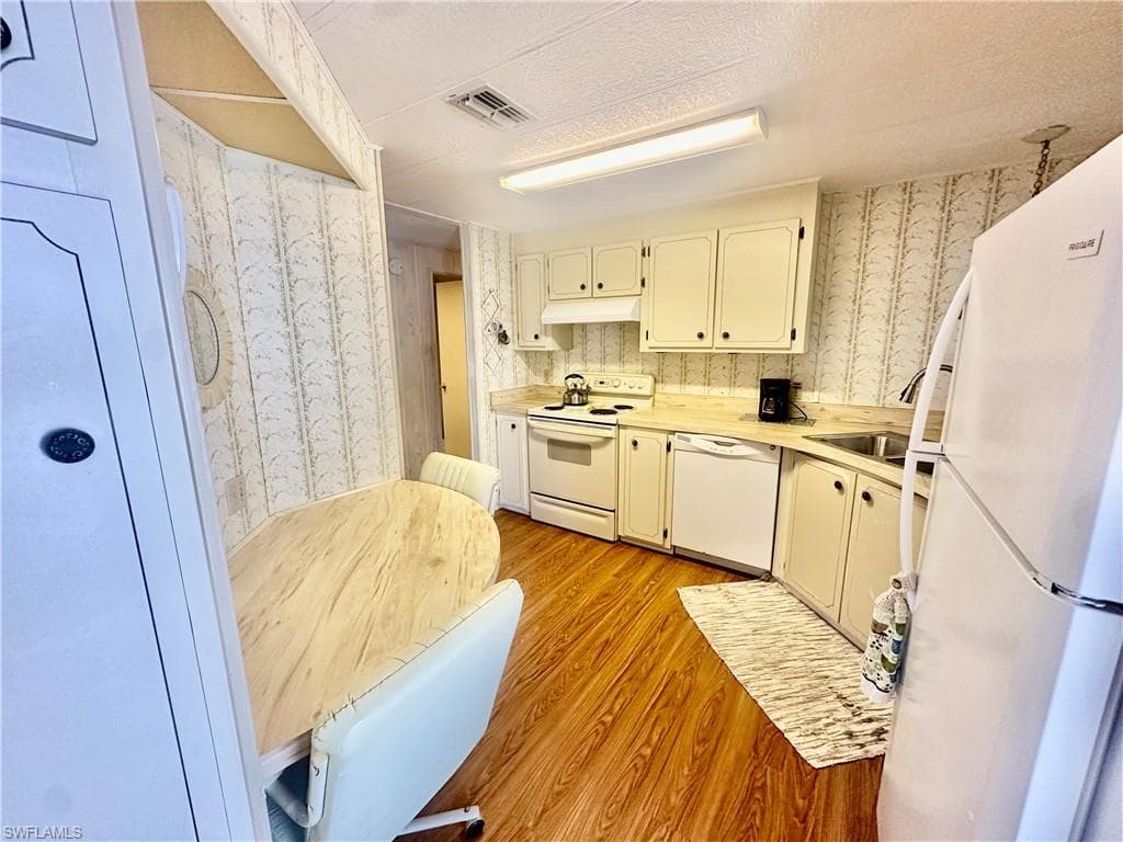 16037 Citron WAY-7