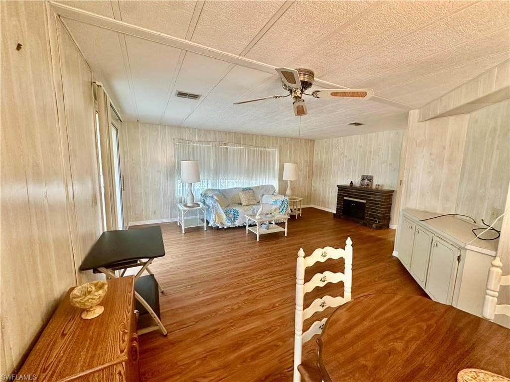 16037 Citron WAY-11
