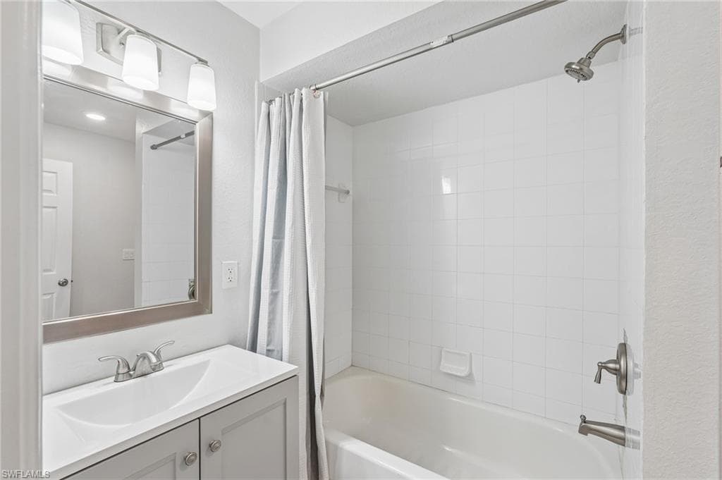 4317 NW 40th TER-28