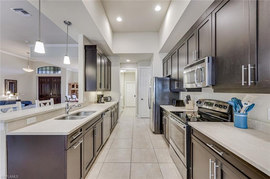 1221 Briarwood CT-5