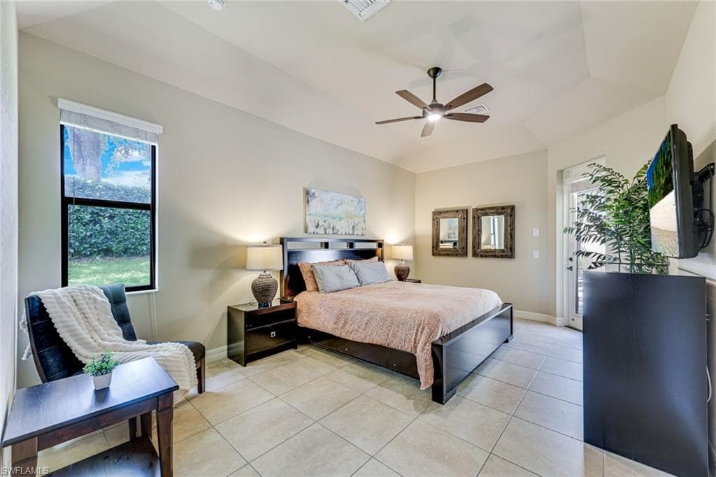 1221 Briarwood CT-9