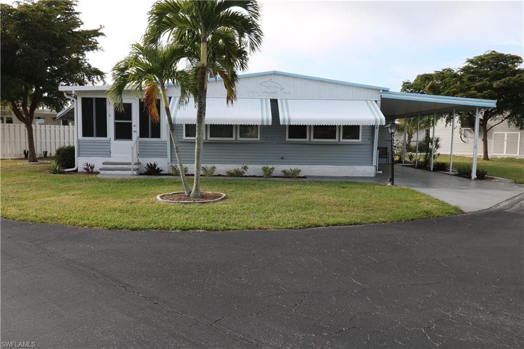 116 Coachlight DR-2