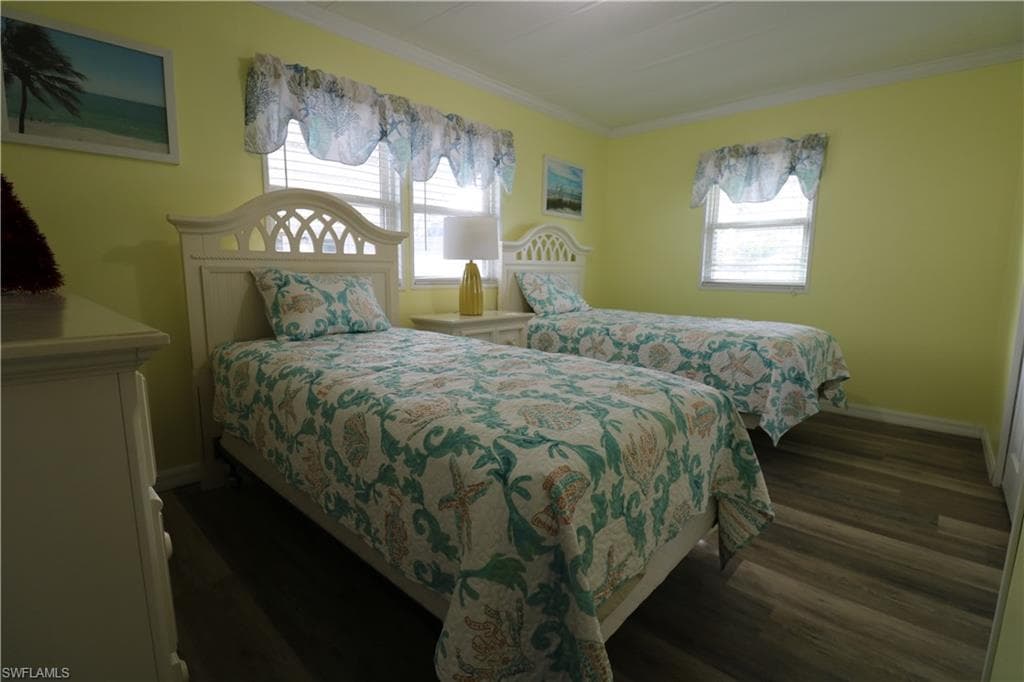 116 Coachlight DR-17