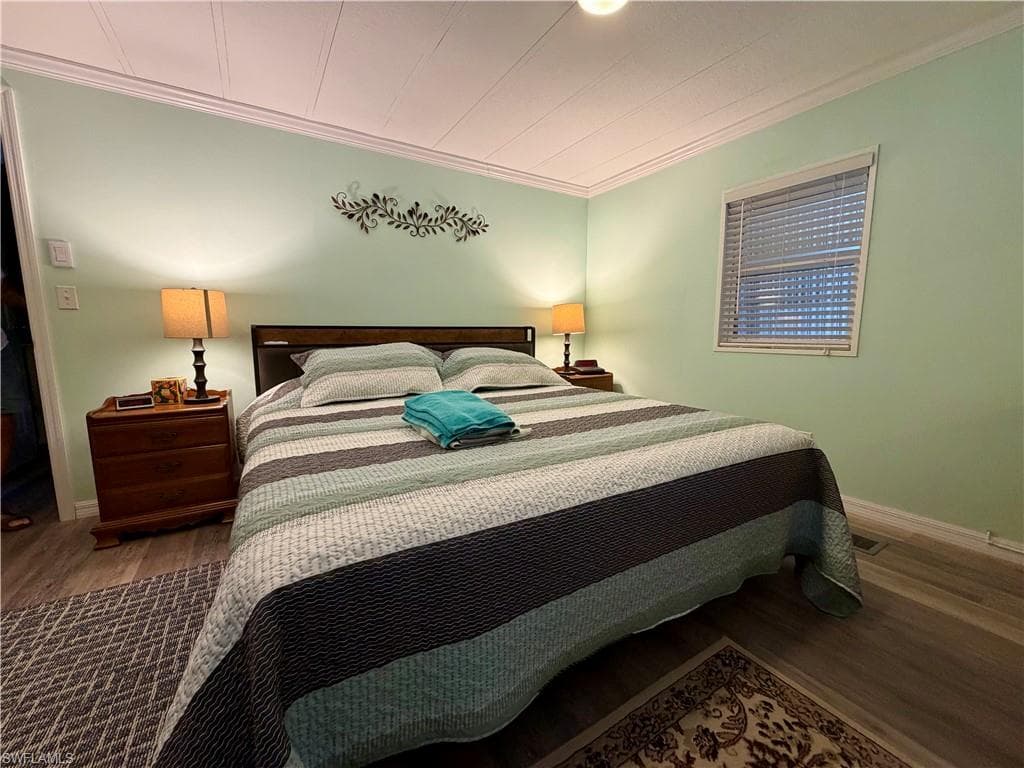 116 Coachlight DR-22