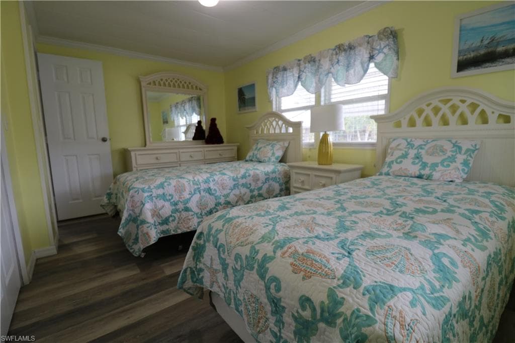 116 Coachlight DR-18