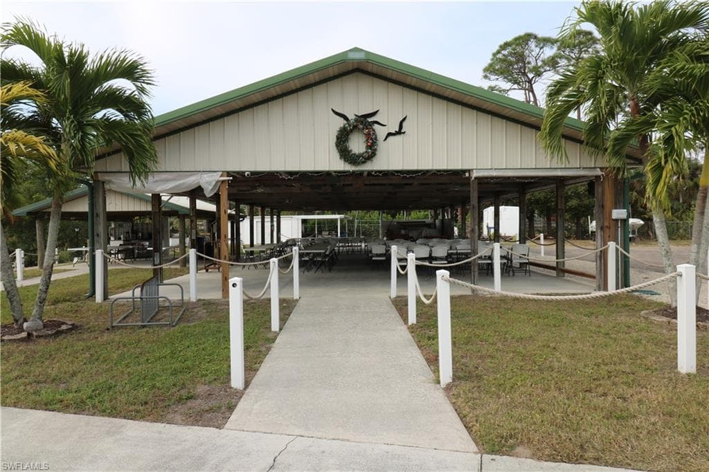 116 Coachlight DR-29