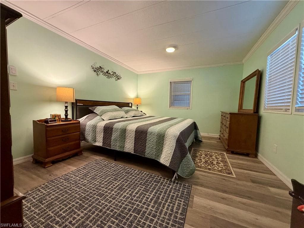 116 Coachlight DR-25