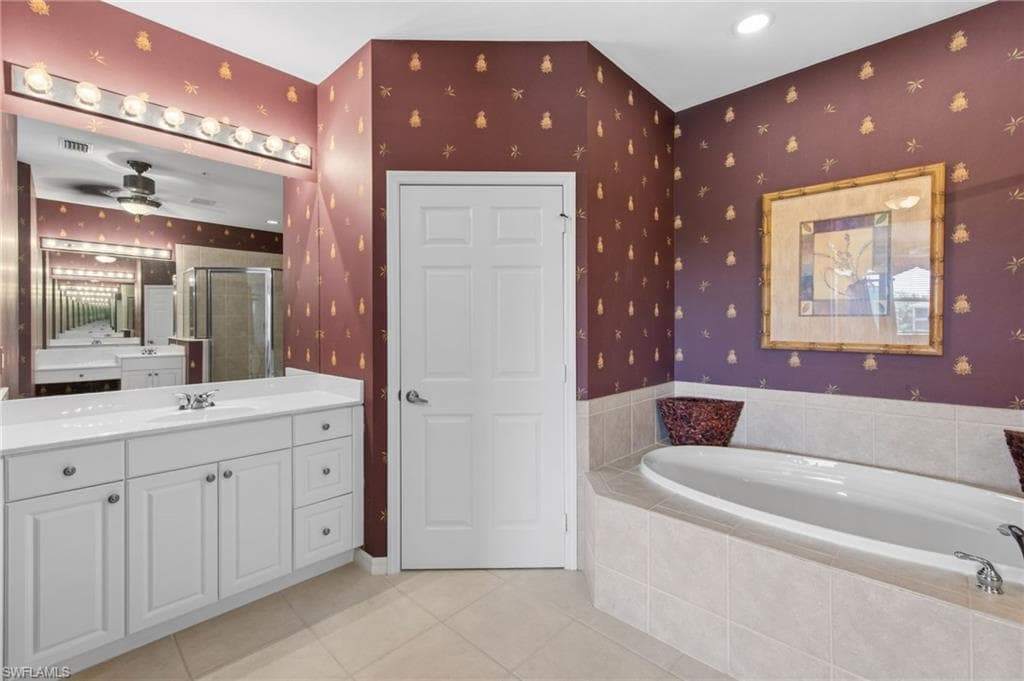 7090 Bay Woods Lake CT 201-27