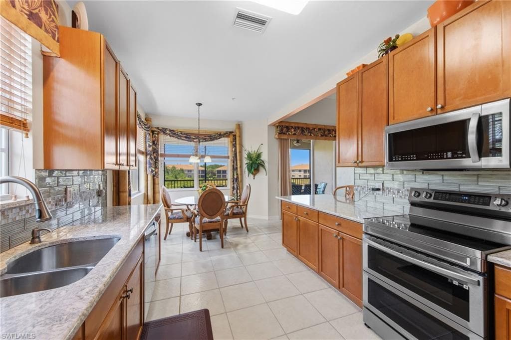 7090 Bay Woods Lake CT 201-17