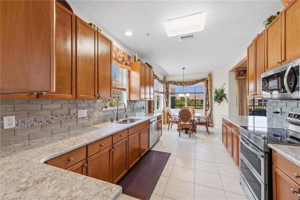7090 Bay Woods Lake CT 201-8