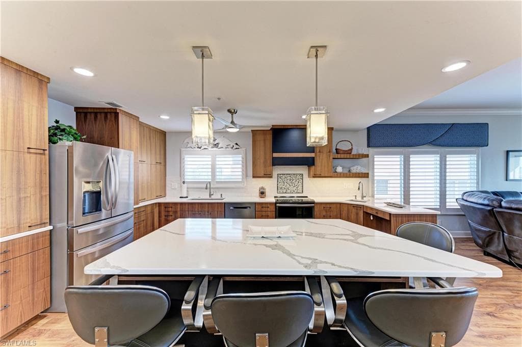 14813 Laguna DR 401-13