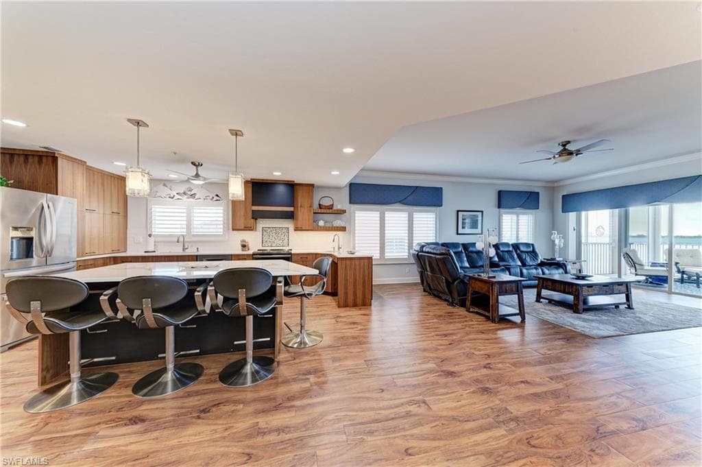 14813 Laguna DR 401-7