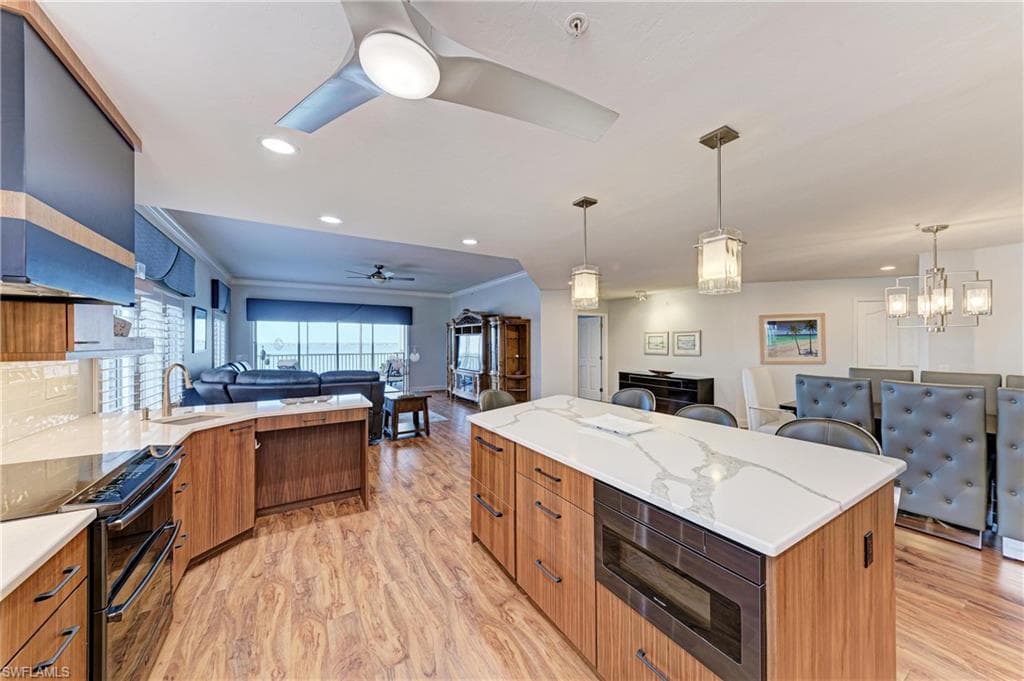 14813 Laguna DR 401-19