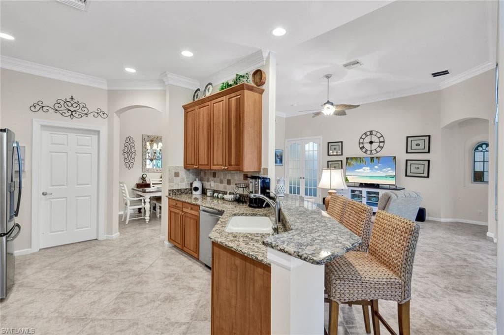 16208 Parque LN-9