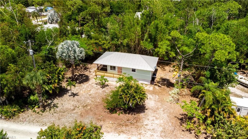 7322 Hibiscus AVE-2