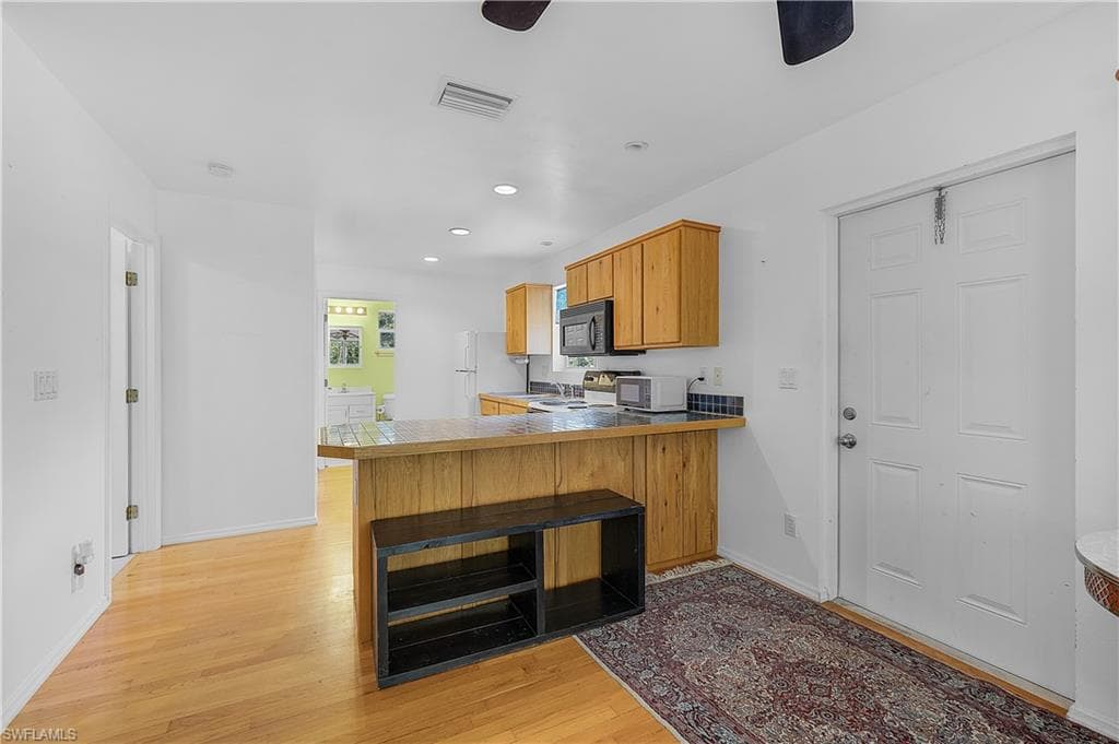7322 Hibiscus AVE-9