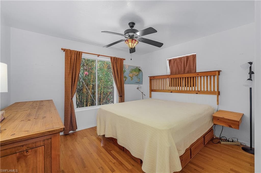 7322 Hibiscus AVE-15