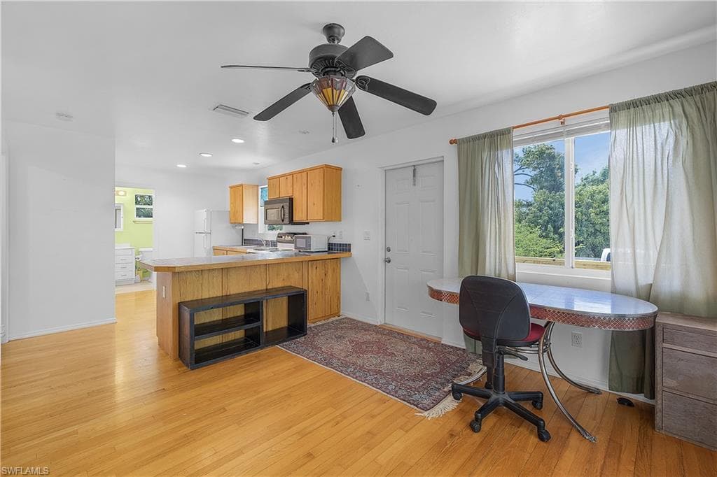 7322 Hibiscus AVE-8