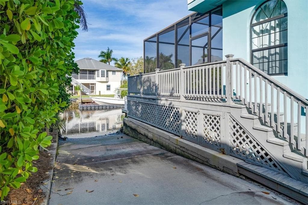 1283 Grand Canal DR-23
