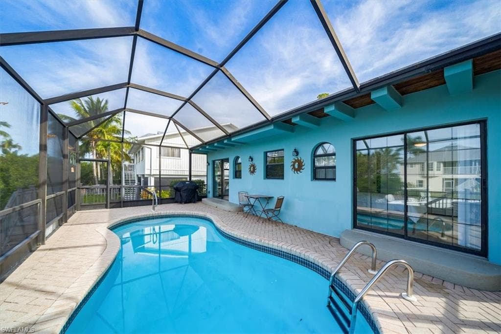 1283 Grand Canal DR-17