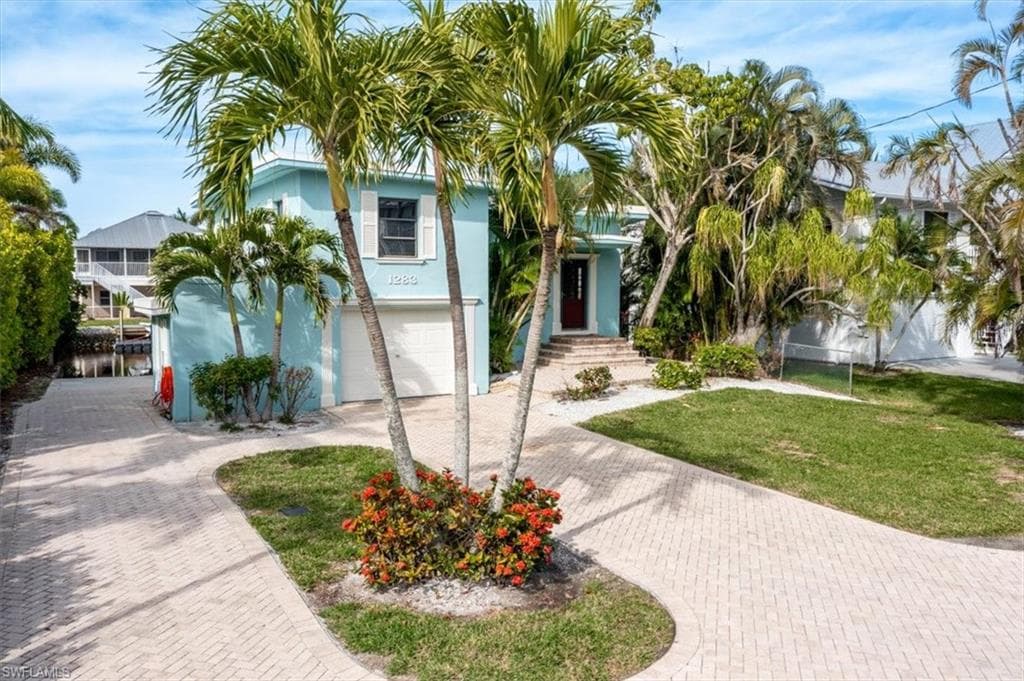 1283 Grand Canal DR-29