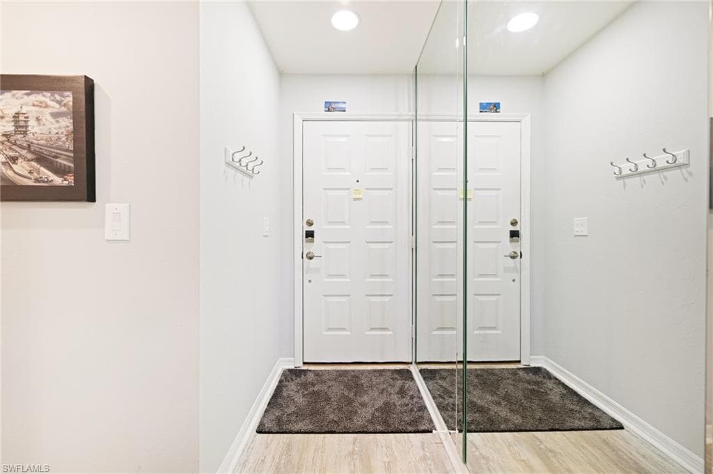 5805 Trailwinds DR 326-3